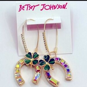 BETSEY JOHNSON St. Patrick’s Lucking Out Horseshoe & Shamrock Earrings NEW NWT